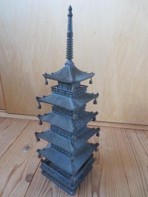 R7/05/7-5　　銅器　五重の塔　　高42 重量約3.5㎏