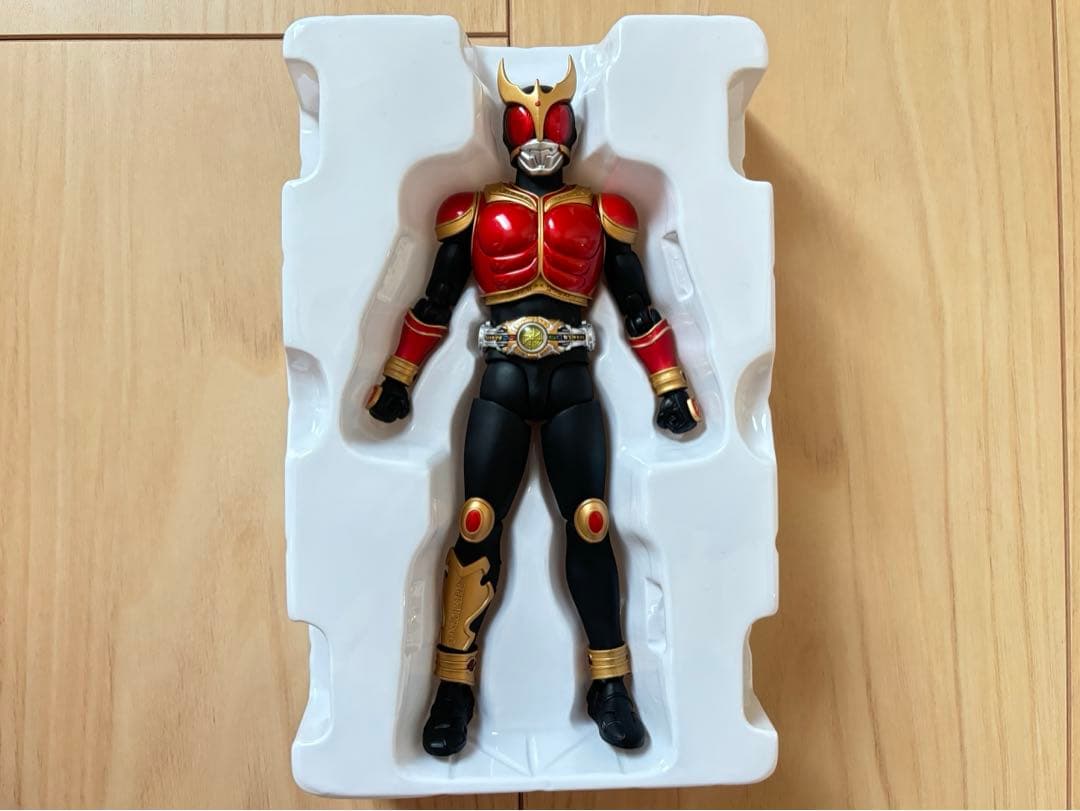 S.H.Figuarts 真骨彫製法　仮面ライダークウガ　ライジングマイティ