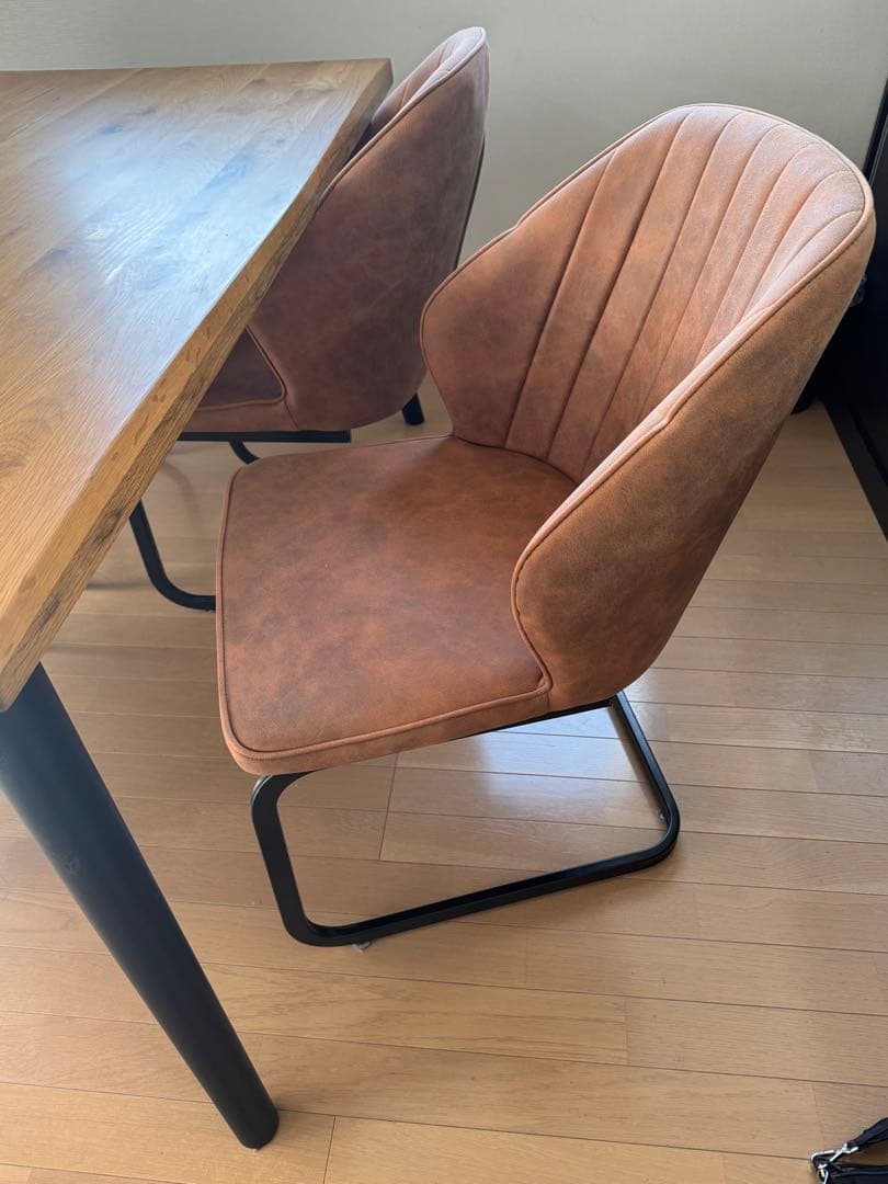 オーク材の長方形ダイニングテーブル