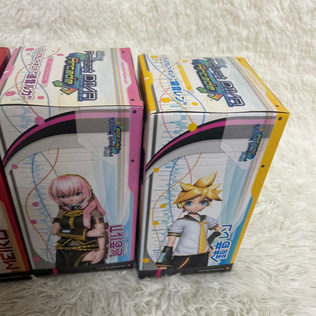 【4体セット】プレミアムフィギュア　鏡音リン　巡音ルカ　MEIKO KAITO