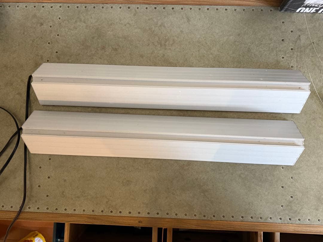 アクロ ＴＲＩＡＮＧＬＥ ＬＥＤ ＧＲＯＷ ６００ ３０００ｌｍ