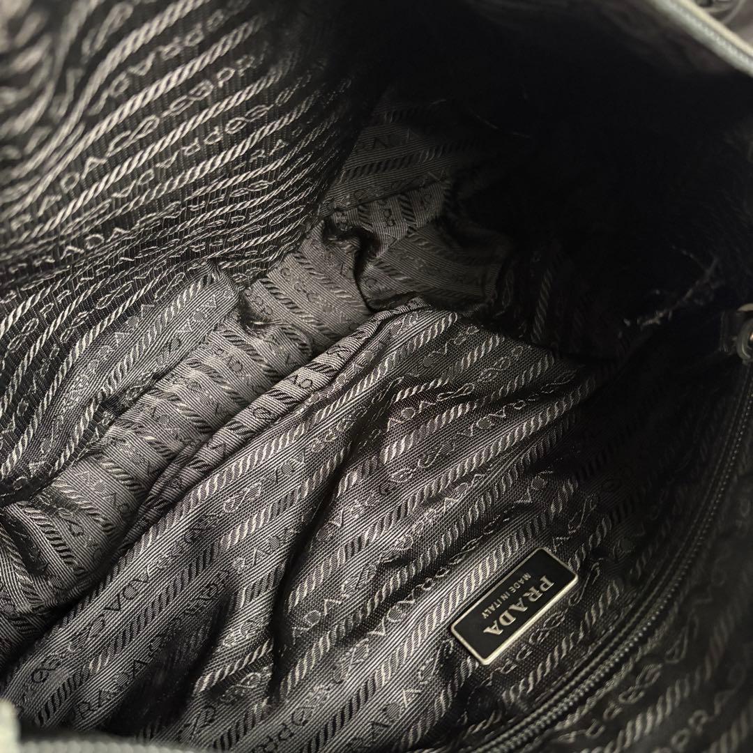 プラダ ナイロン 三角ロゴ ショルダーバッグ　ブラック