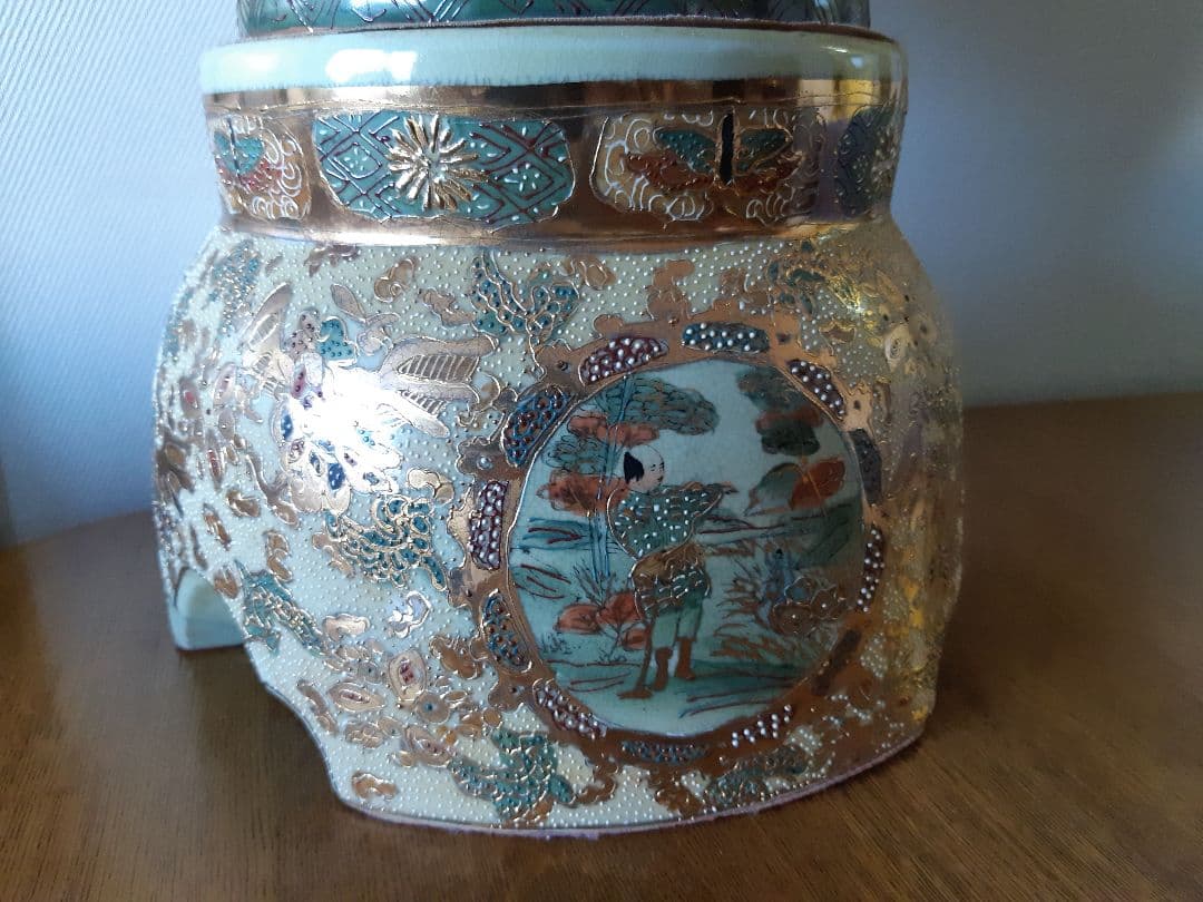 直接お渡し】絢爛豪華 沈香壺 薩摩 直接お渡し】絢爛豪華 沈香壺 薩摩