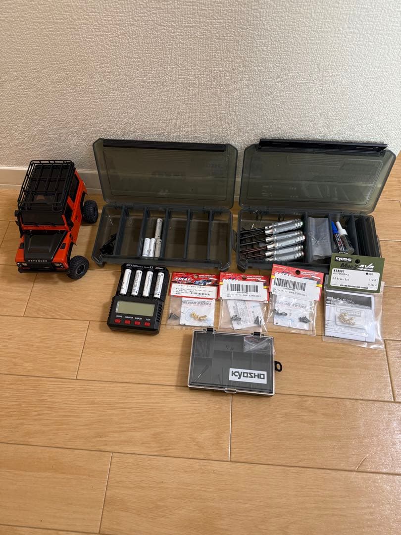 ミニッツ4×4 DEFENDER ルーフラック付き