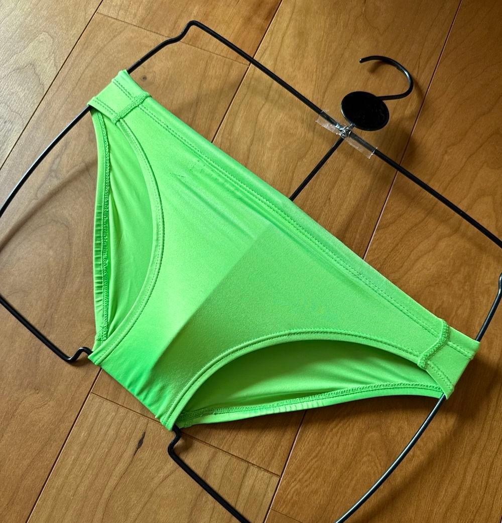 SPEEDO アクアスペック 蛍光グリーン SS 光沢 競パン ライフセーバー