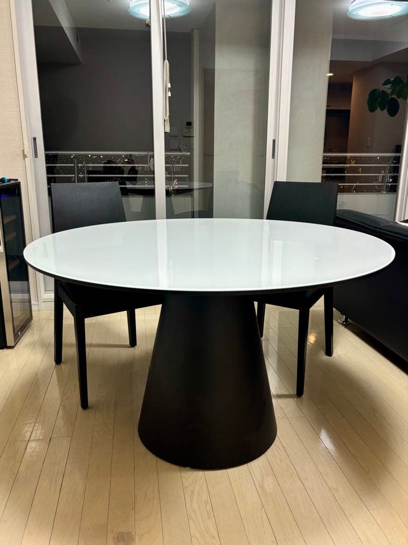 アルモニア　PIANE1350 ダイニングテーブル　家具　円形　丸型　ラウンド