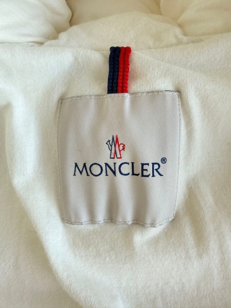 モンクレール　ダウンコート 黒/白 フード付き