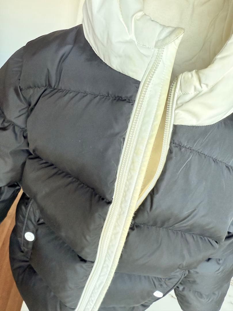 モンクレール　ダウンコート 黒/白 フード付き