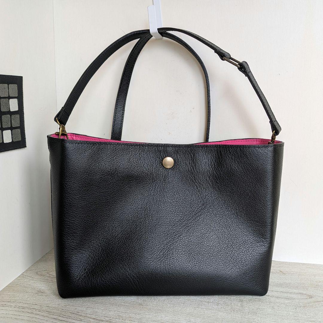 ✩.*˚ Hito ✩°。⋆！がま口二つ折りお財布　ショルダーバック