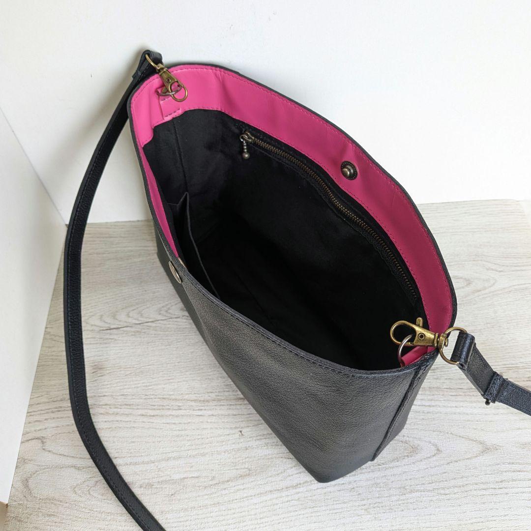 ✩.*˚ Hito ✩°。⋆！がま口二つ折りお財布　ショルダーバック