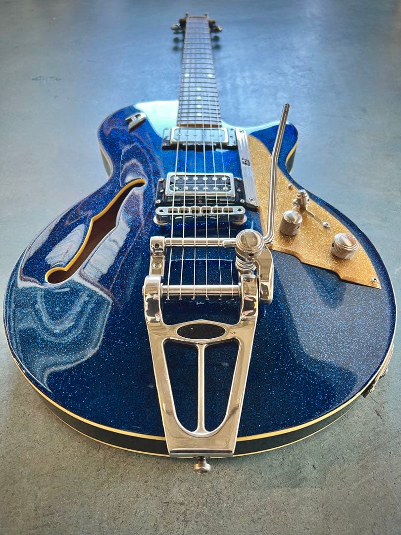 ギター Duesenberg Starplayer TV Blue Sparkle