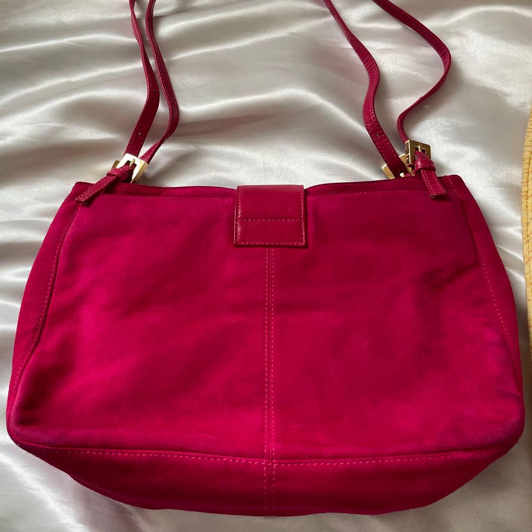 Fendi ピンク スエード ショルダーバッグ　マンマバケット