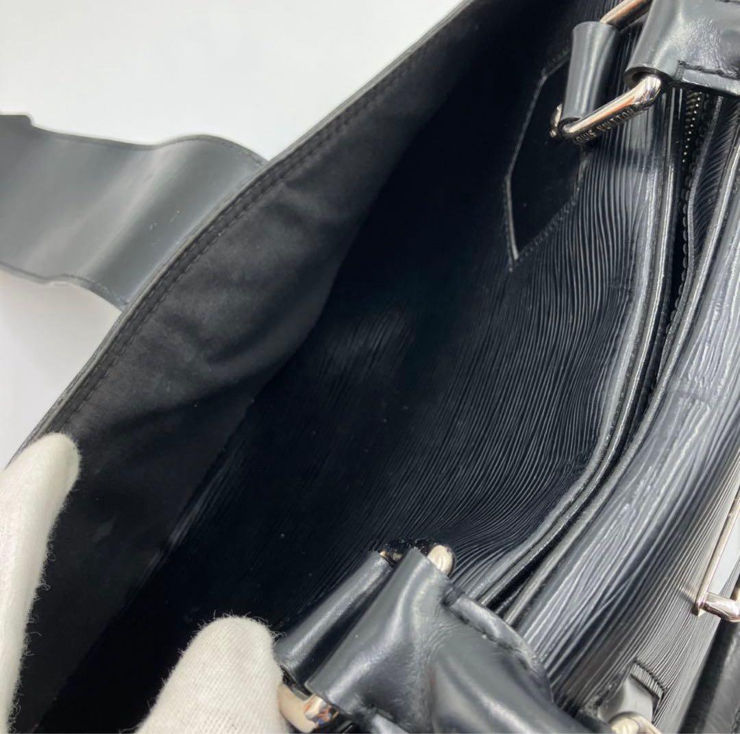 LOUIS VUITTON エピ ボーリング モンテーニュGM M59312