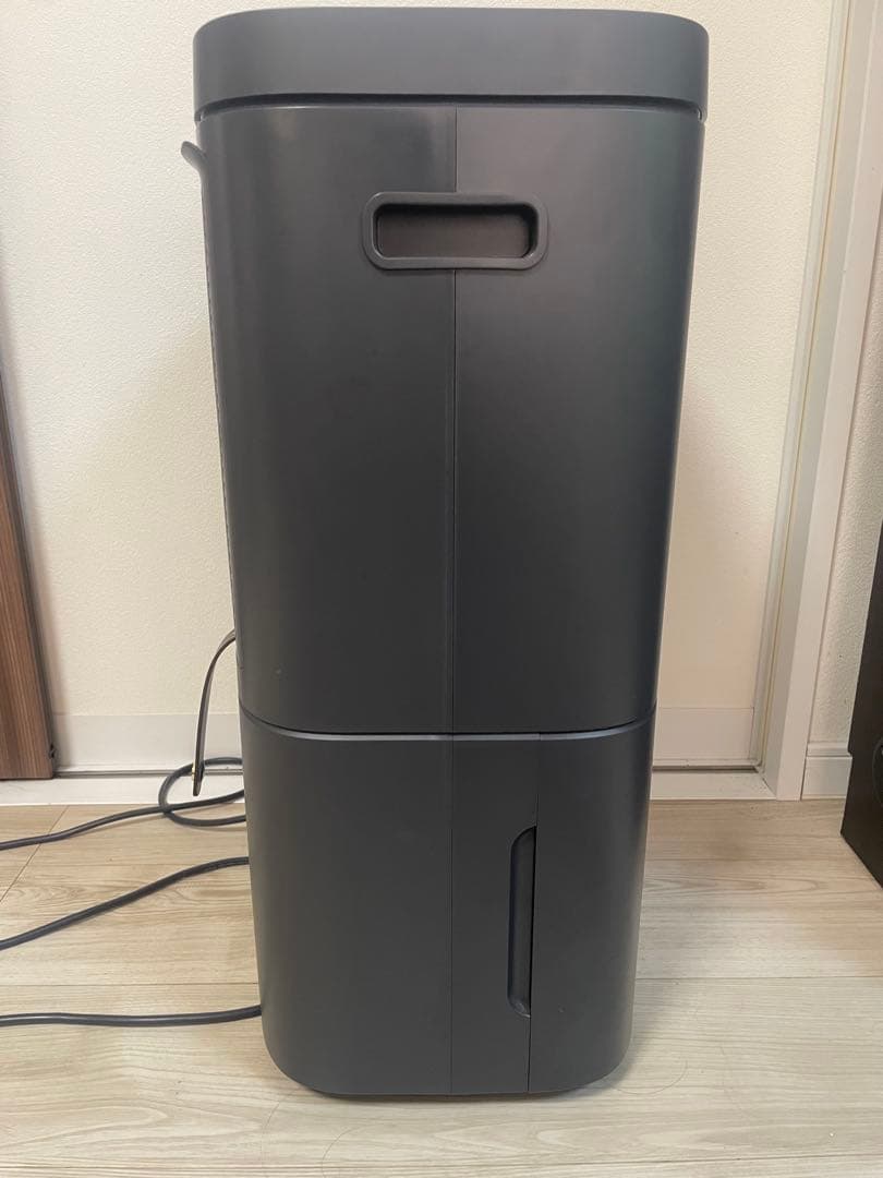 1台2役！Electrolux 除湿機＋空気清浄 2.0L/日 パワフル吸引 - 除湿機