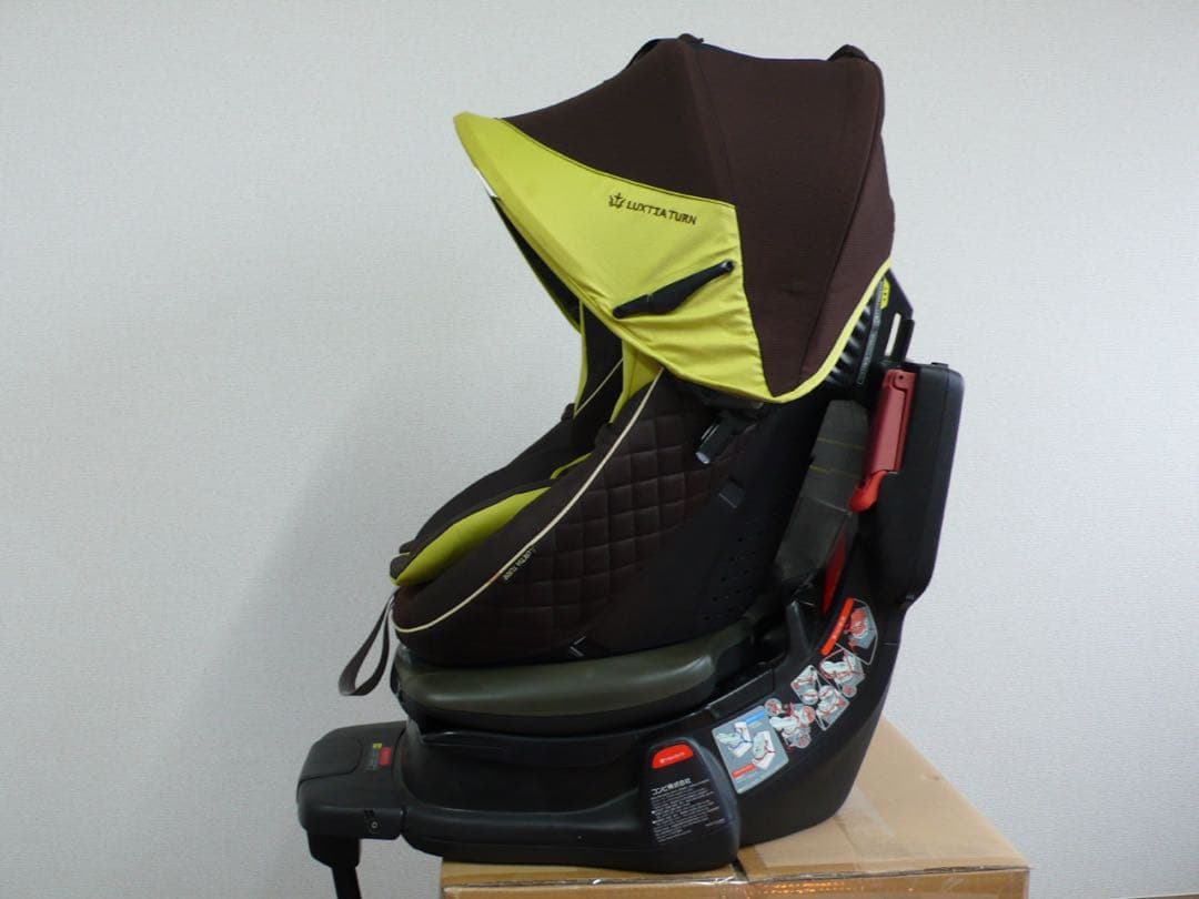 Combi チャイルドシート ブラウン/ライムグリーン