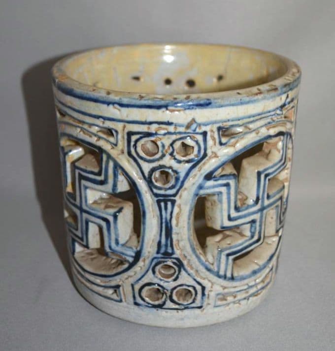 『李朝青花白磁透雕卍紋筆筒』 出版掲載品　李氏朝鮮　箱付　修理痕有