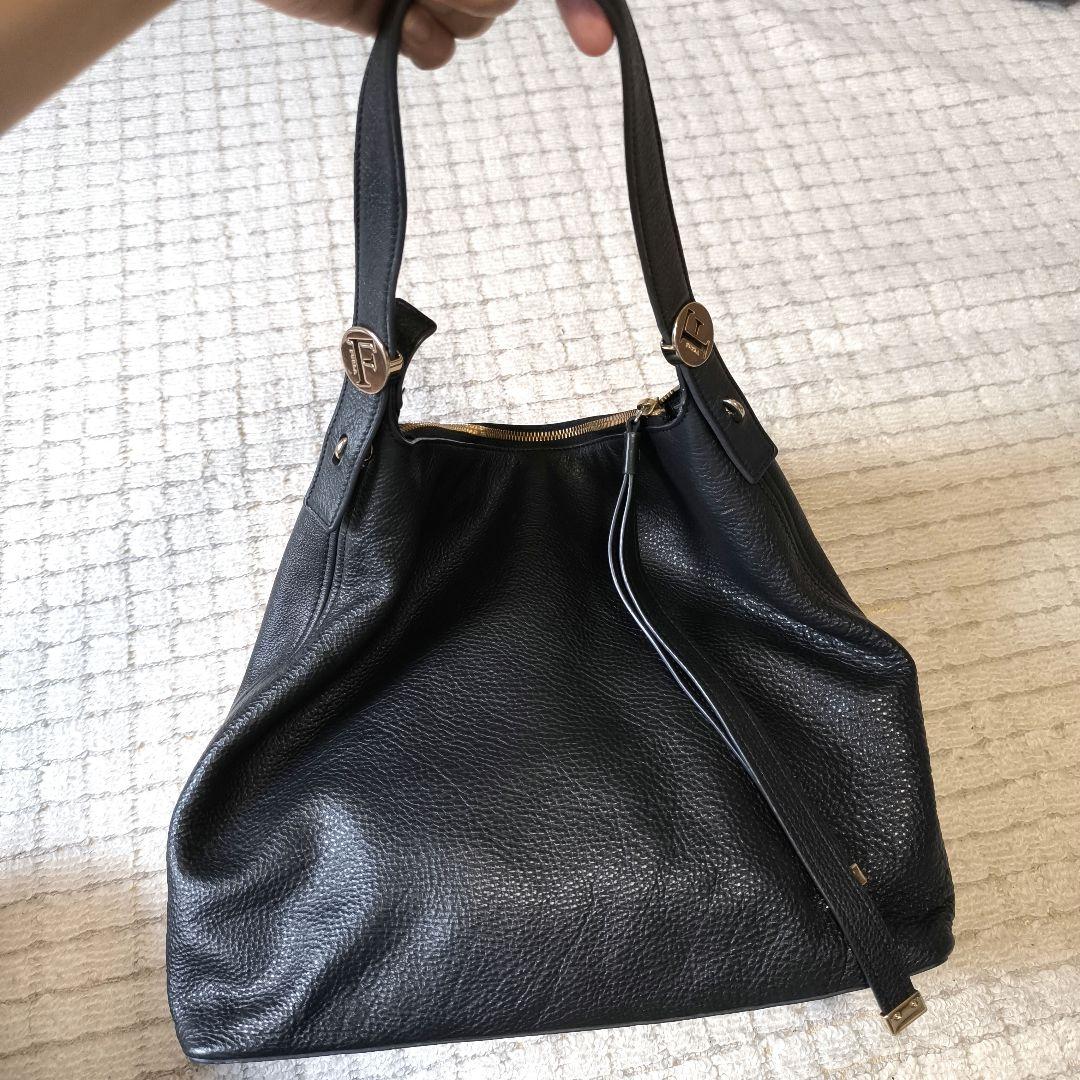 美品！FURLA フルラ 黒 レザー ショルダーバッグの通販はau PAY