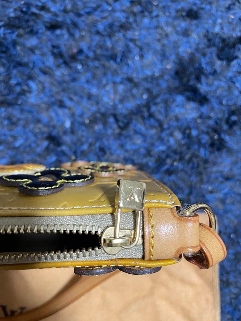 Louis Vuitton フラワーモチーフ パーティーバッグ