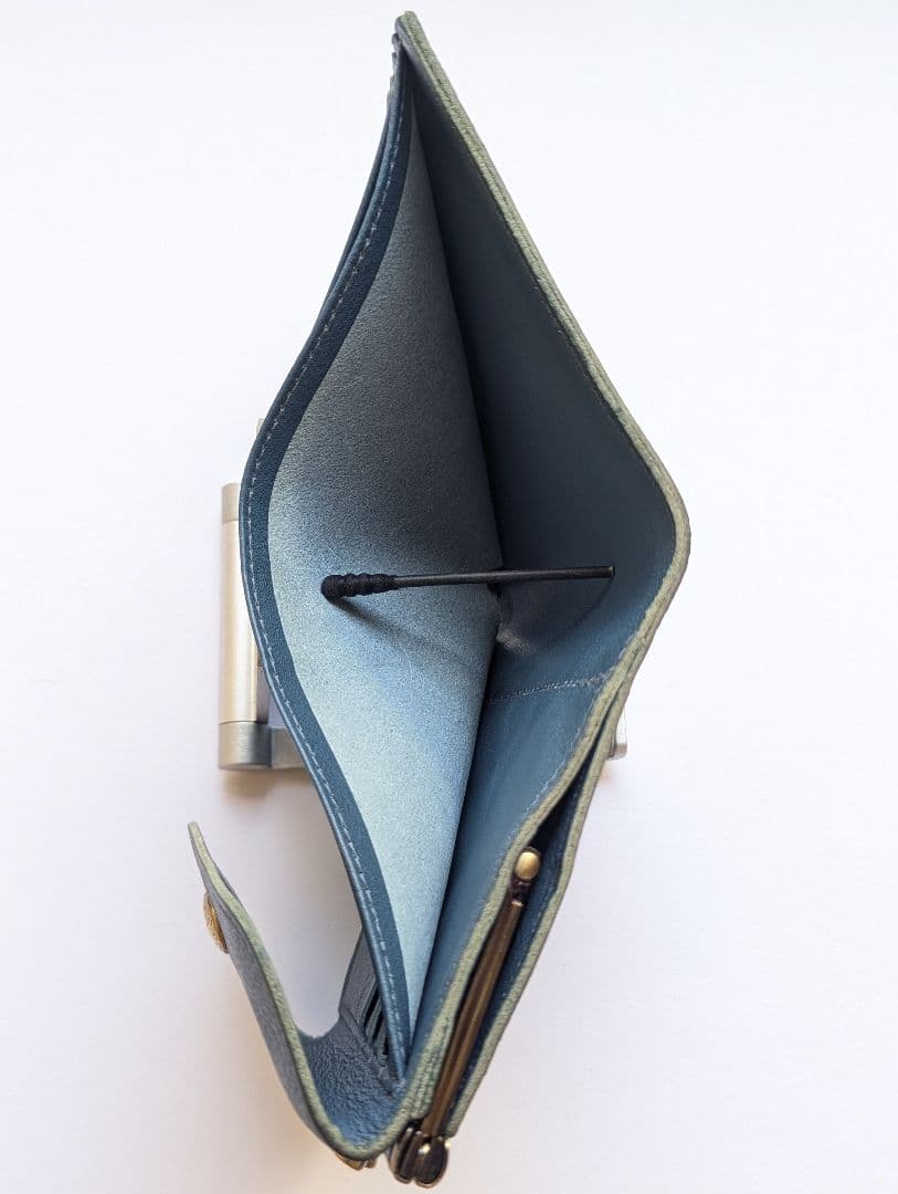 イルビゾンテ【限定色デニムブルー】2つ折り財布 がま口 シボ加工 希少 男女兼用