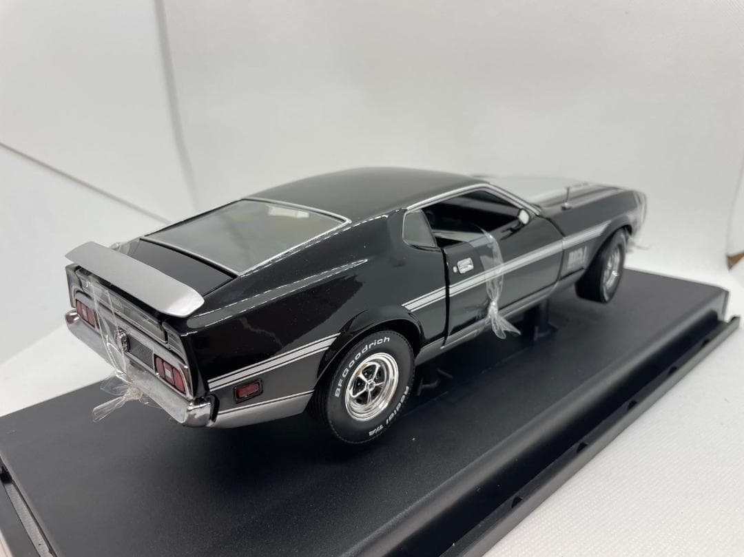 105-006 サンスター 1/18 フォード マスタング 1971 Mach1