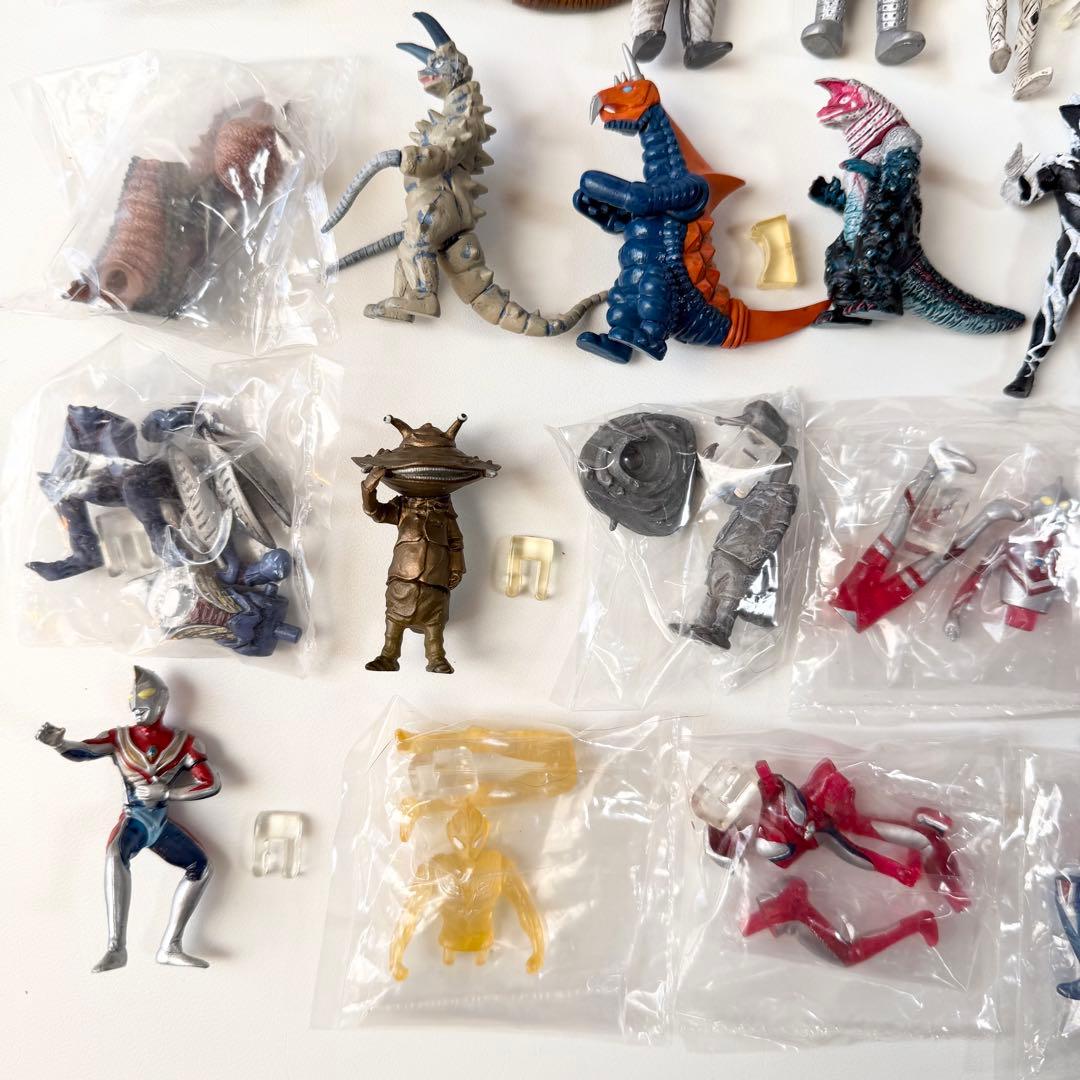 ウルトラマン 怪獣 キャラエッグ ワンダーカプセル フィギュア - メルカリ