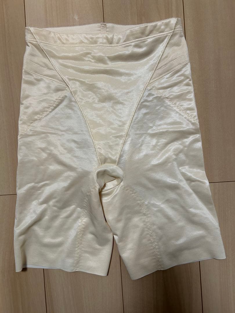 four sis&co.ブライダルインナー 新郎サスペンダー&アームバンド&靴下