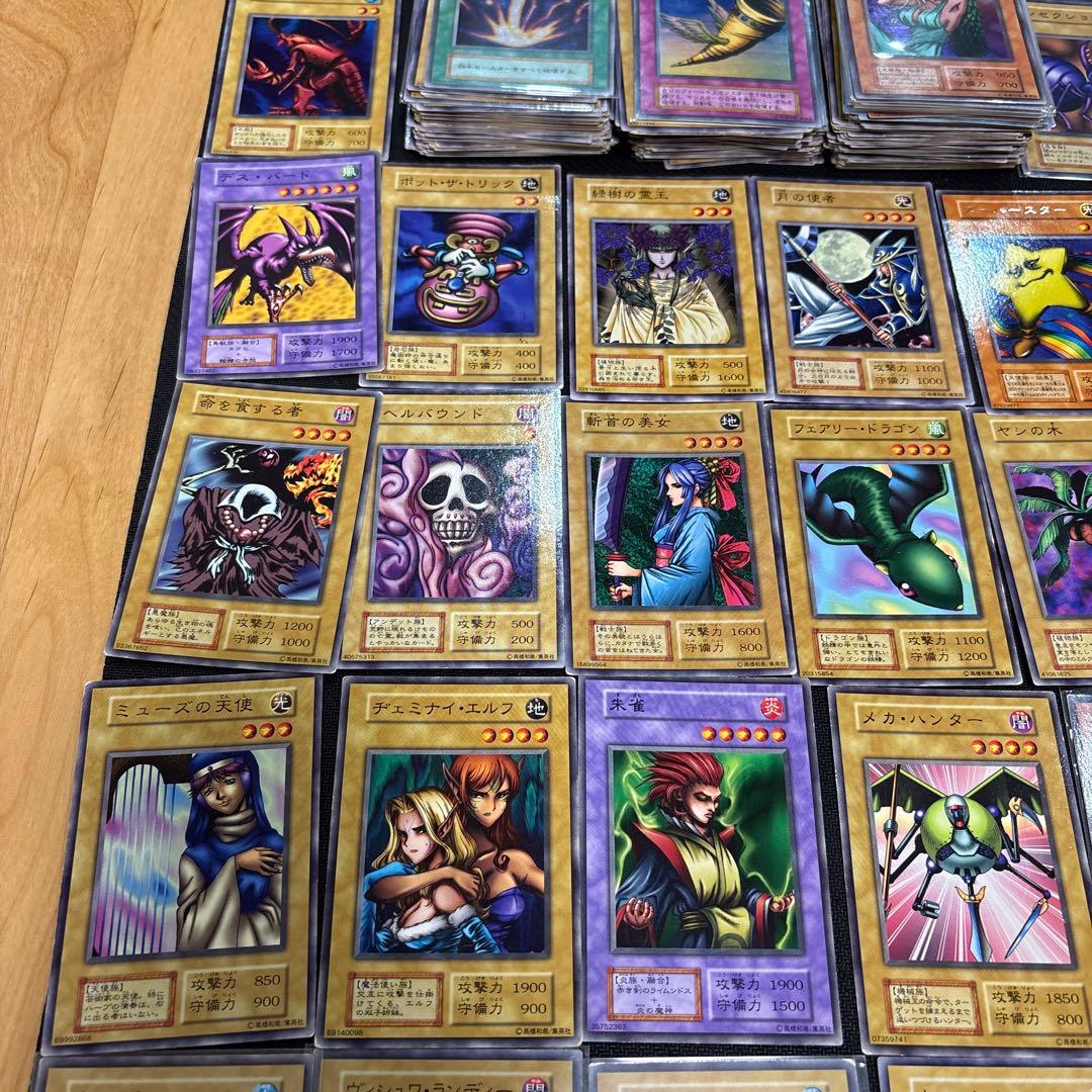 遊戯王　初期カード　200枚以上まとめ売り　絶版グッズ付き