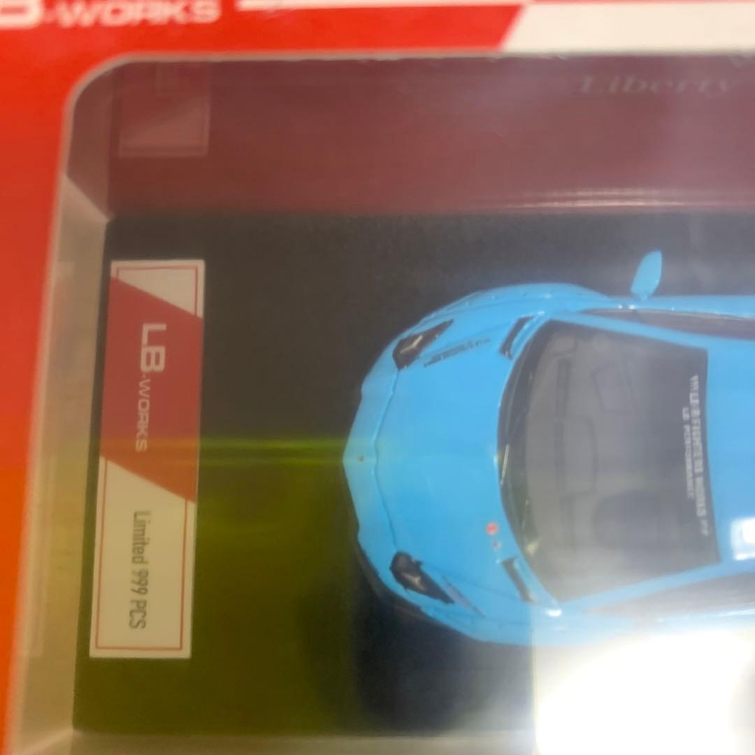 リバティーウォーク　1/64 ミニカー　アヴェンタドール　水色