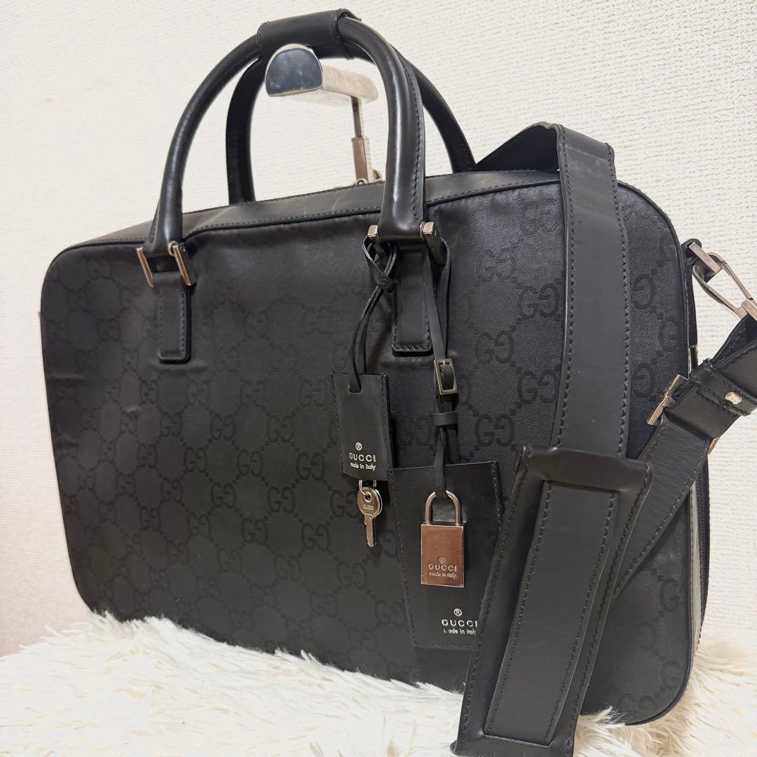GUCCI　グッチ　ビジネスバッグ　ブラック　GG柄　2way