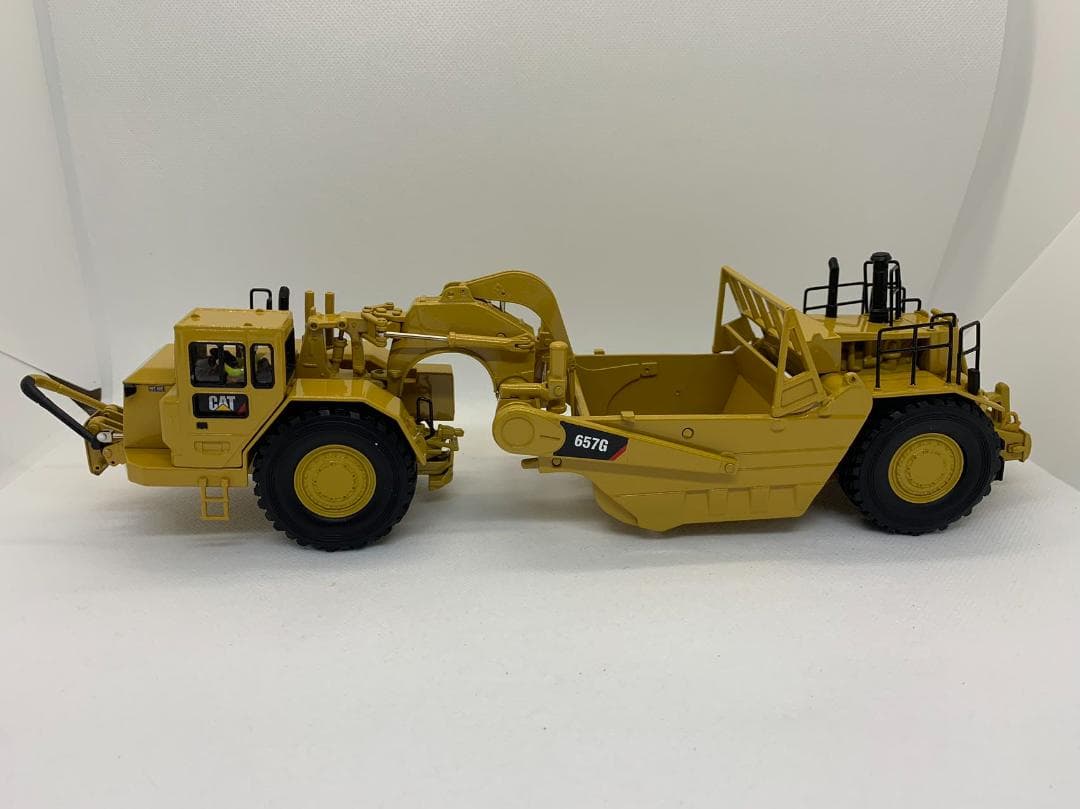 ミニカー DM 1/50 CAT 657G WHEEL TRACTOR-SCRAPER