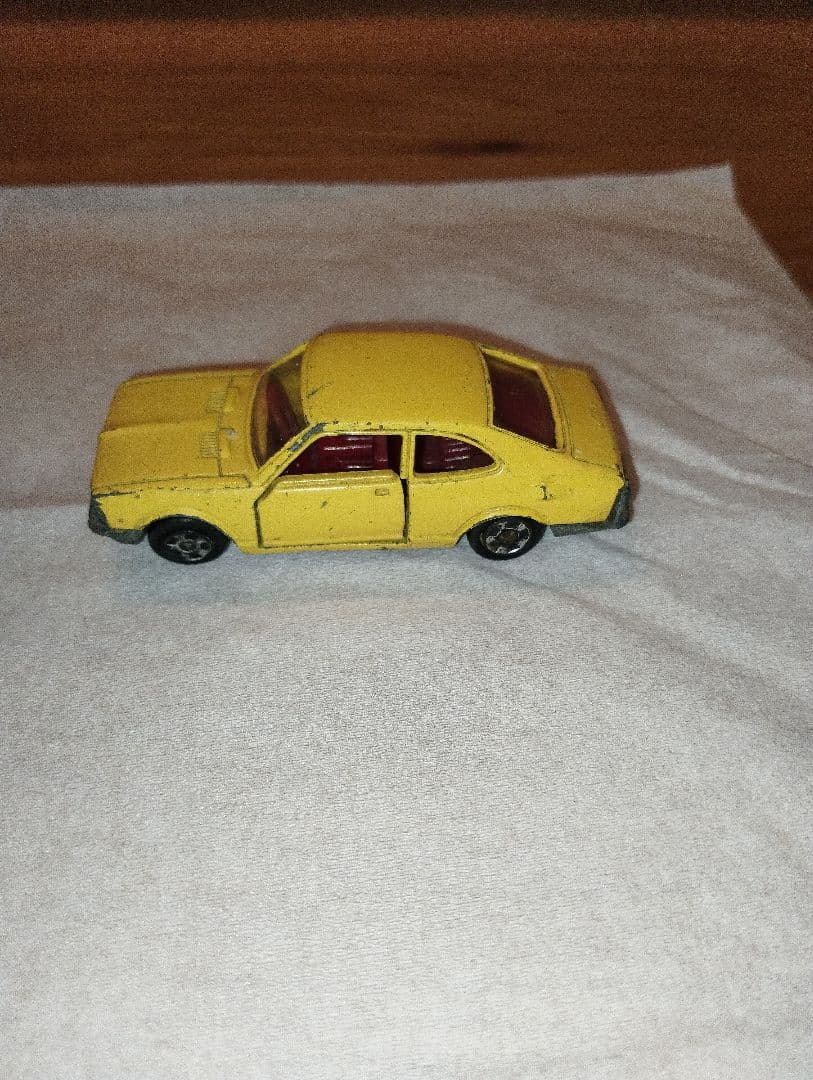 黒箱トミカ　NO.11 トヨタ　スプリンター　1200SL　香港製　黒箱