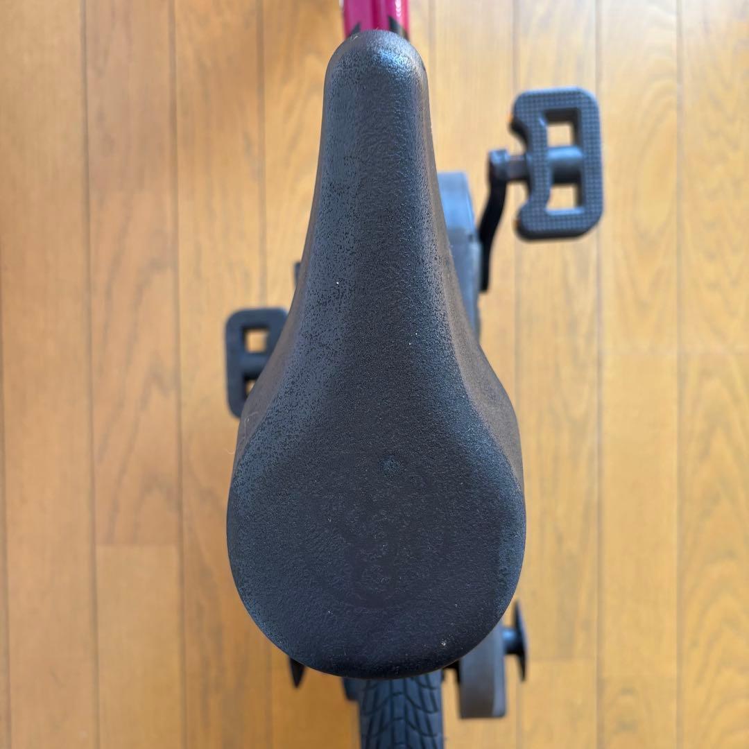 ストライダー　14インチ　フュージョンピンク　スタンド付き