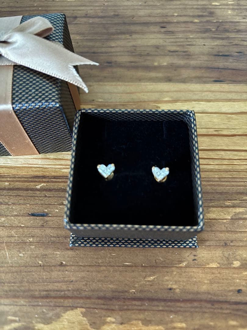 k18ダイヤモンドハートピアス K18 プラチナ 可愛いハートシェイプ 天然ダイヤモンドの軟骨ピアス