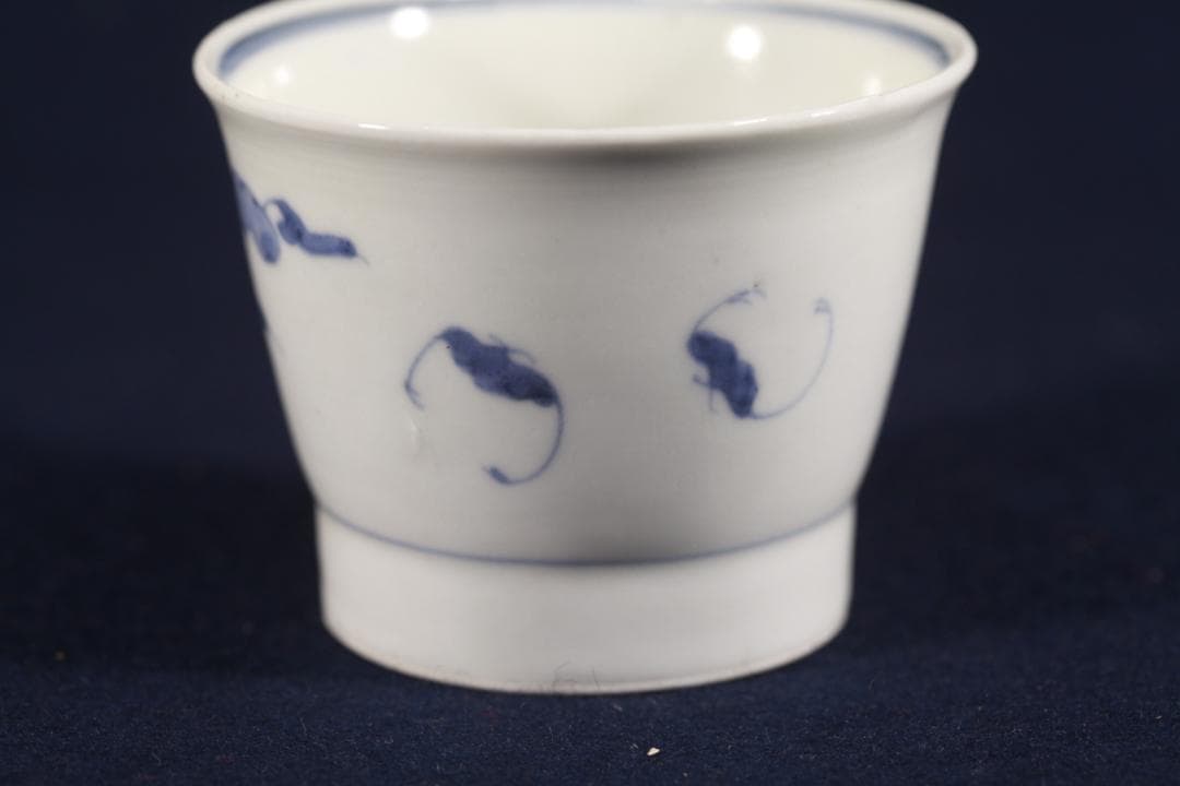 367 古伊万里大振染付福寿草花蝙蝠図蕎麦猪口　江戸中期