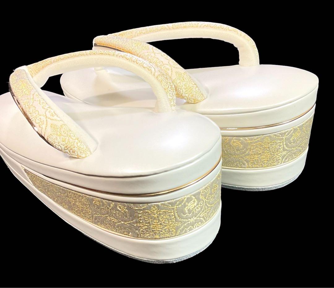 京都発　錦匠　龍村　本革張製草履　切込芯　葡萄唐草文錦　Ｍ寸⭐️【日本製/新品】⭐️