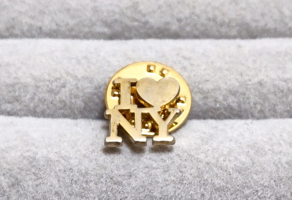 ティファニー アイラブニューヨーク SV925ピンブローチ 36230 - メルカリ