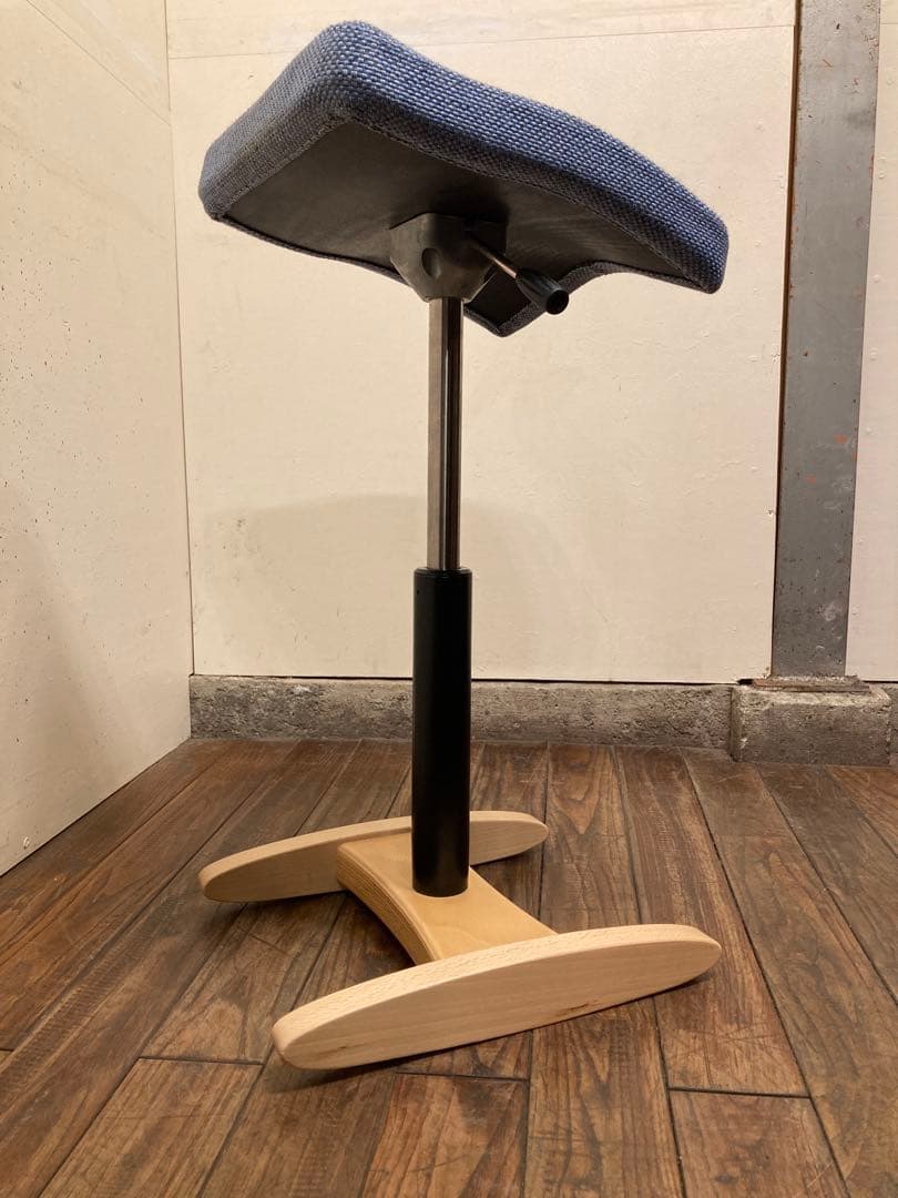 balance バランス Synergy シナジー スクエア 昇降スツール 腰痛