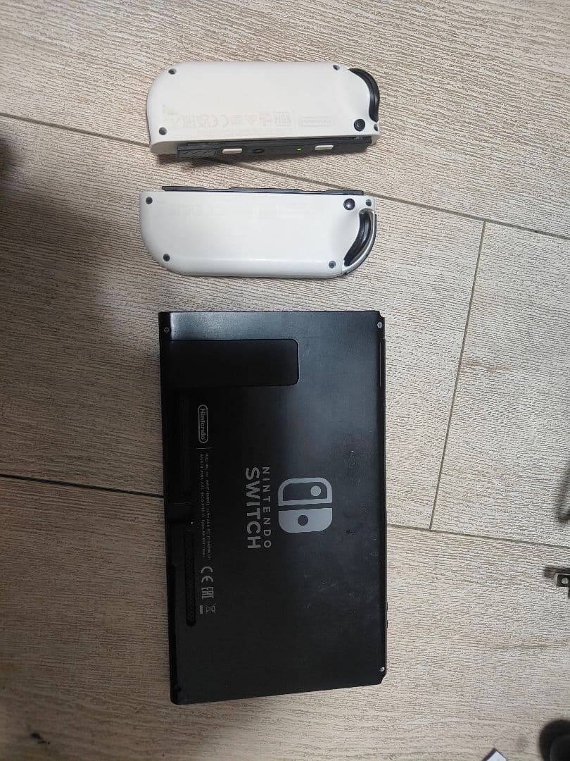 Switch本体 とゼルダの伝説（ティアキン）と脳トレのソフト2本付き