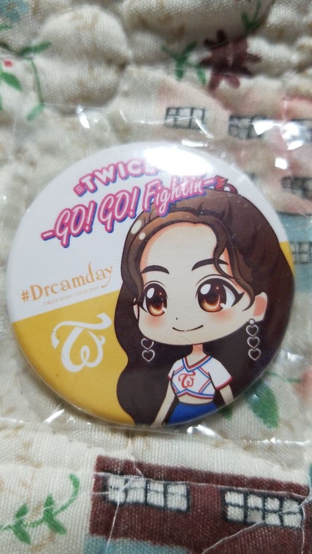 TWICE GOGO Fightin ジヒョ 缶バッジ 未開封