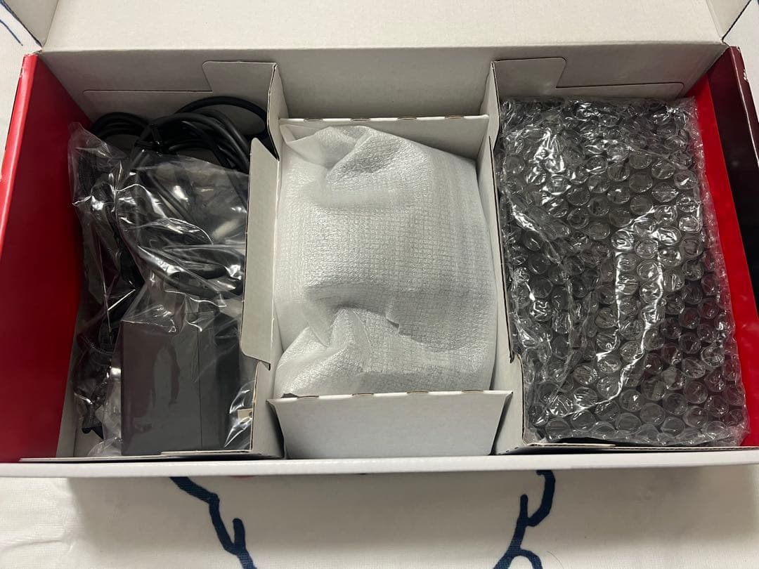 Nintendo Switch 本体 + プロコン+ ゲームソフト2個