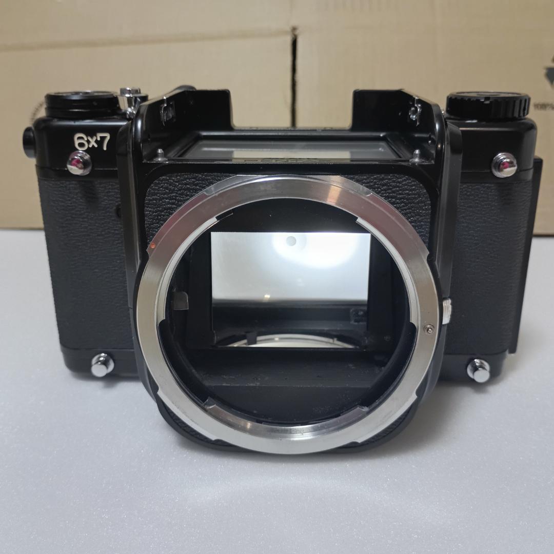 PENTAX 6x7 ボディ 電池ホルダーなし 動作未確認 部品取り用 PENTAX 6x7 ボディ 電池ホルダーなし 動作未確認 部品取り用