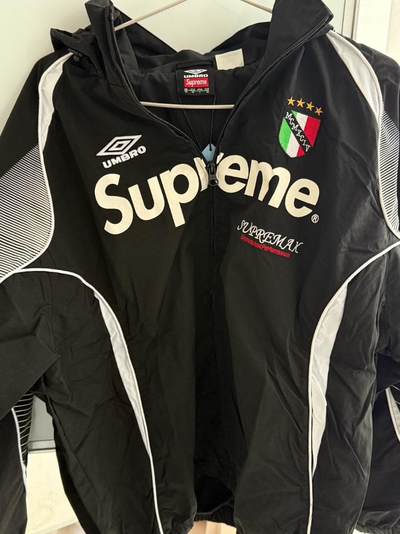 美品 Supreme × Umbro コラボ ジャケット 黒 M - メルカリ