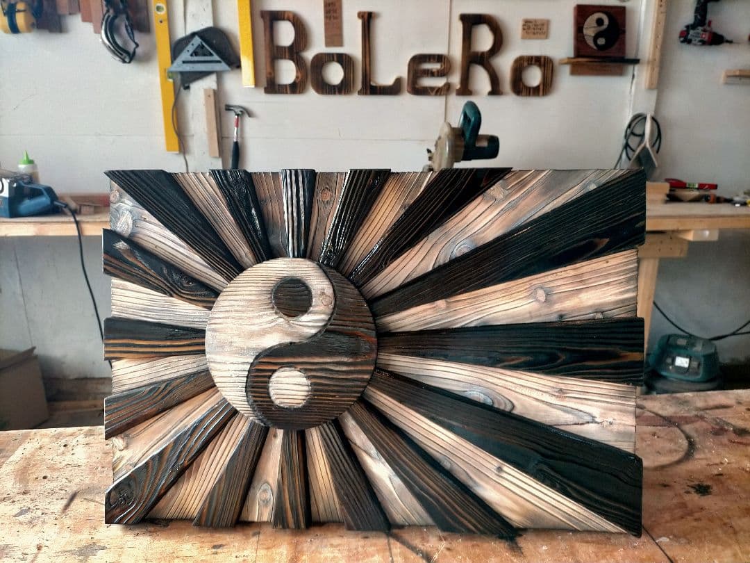 木製タペストリー