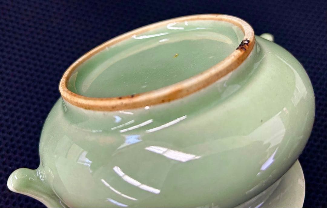 中国骨董　龍泉窯 蟠螭文 双耳　青磁香炉 明時代