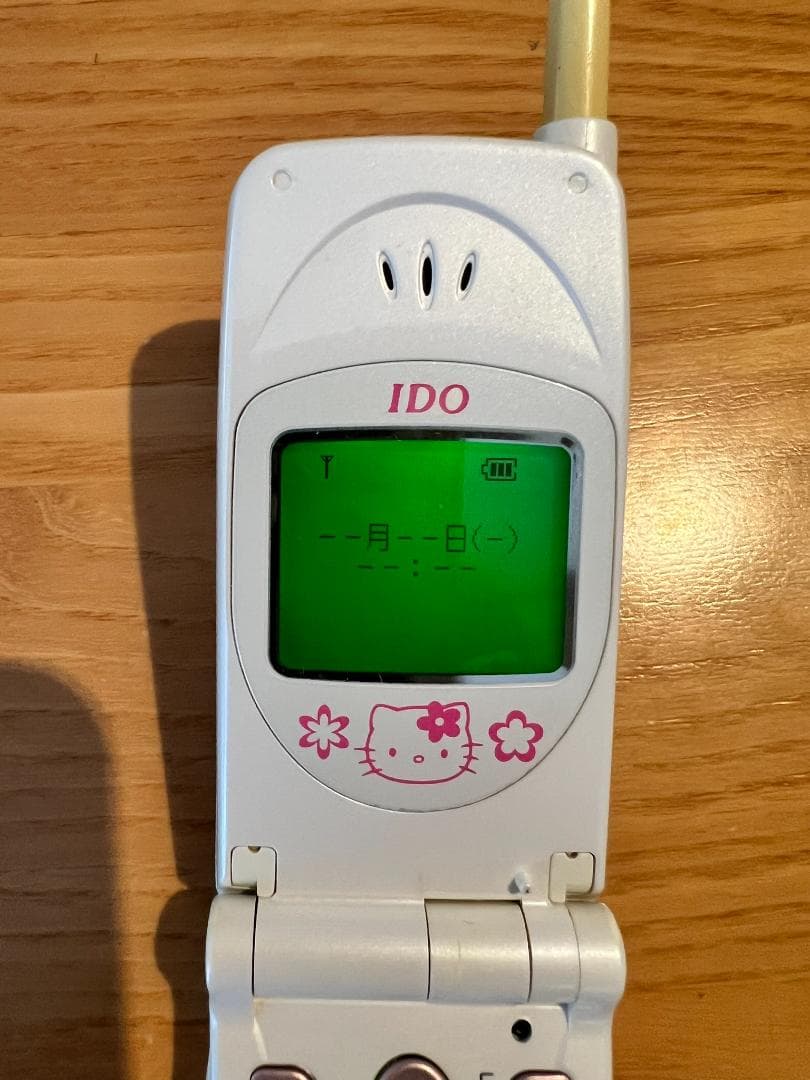 IDO】ハローキティcdmaOneガラケー☆C106ST☆SANYO - メルカリ