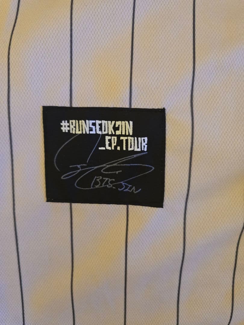 【ロンドン限定】ジン　BTS　runseokjin　アイドル