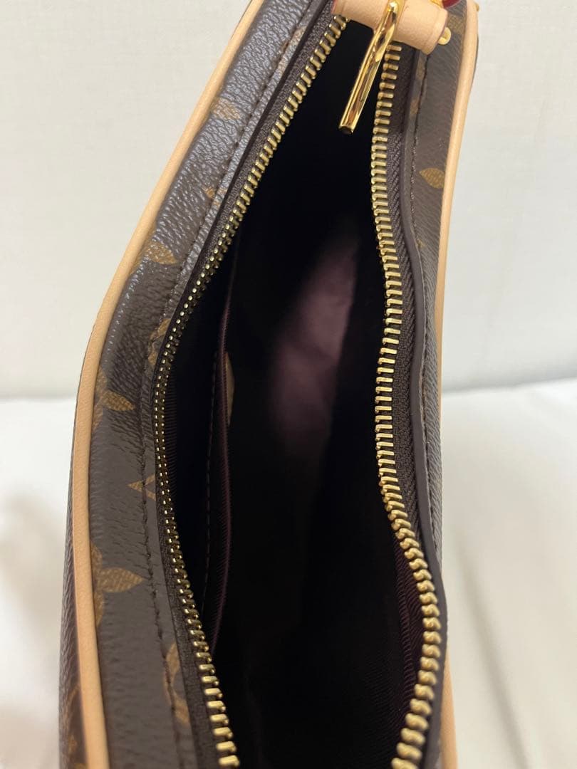 限定セール 超激レア ルイヴィトン　モノグラム　クロワッサンMMショルダーバッグ