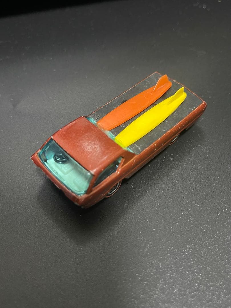 ミニカー Hot wheels Redline Deora