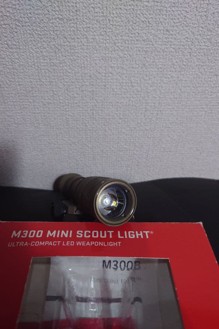 実物 Surefire M300V MINI SCOUT LIGHT