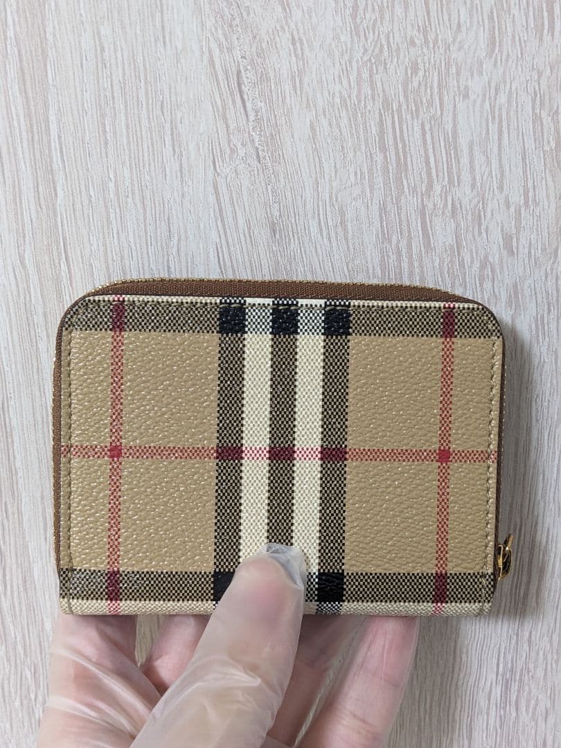 Burberry チェック柄 二つ折り財布　ノバチェック